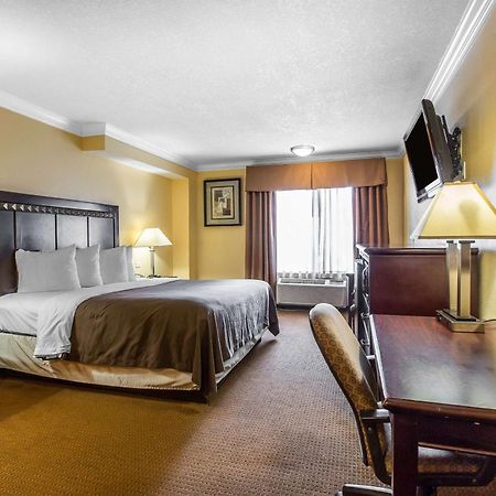 Quality Inn & Suites Bell Gardens-Los Angeles Bagian luar foto