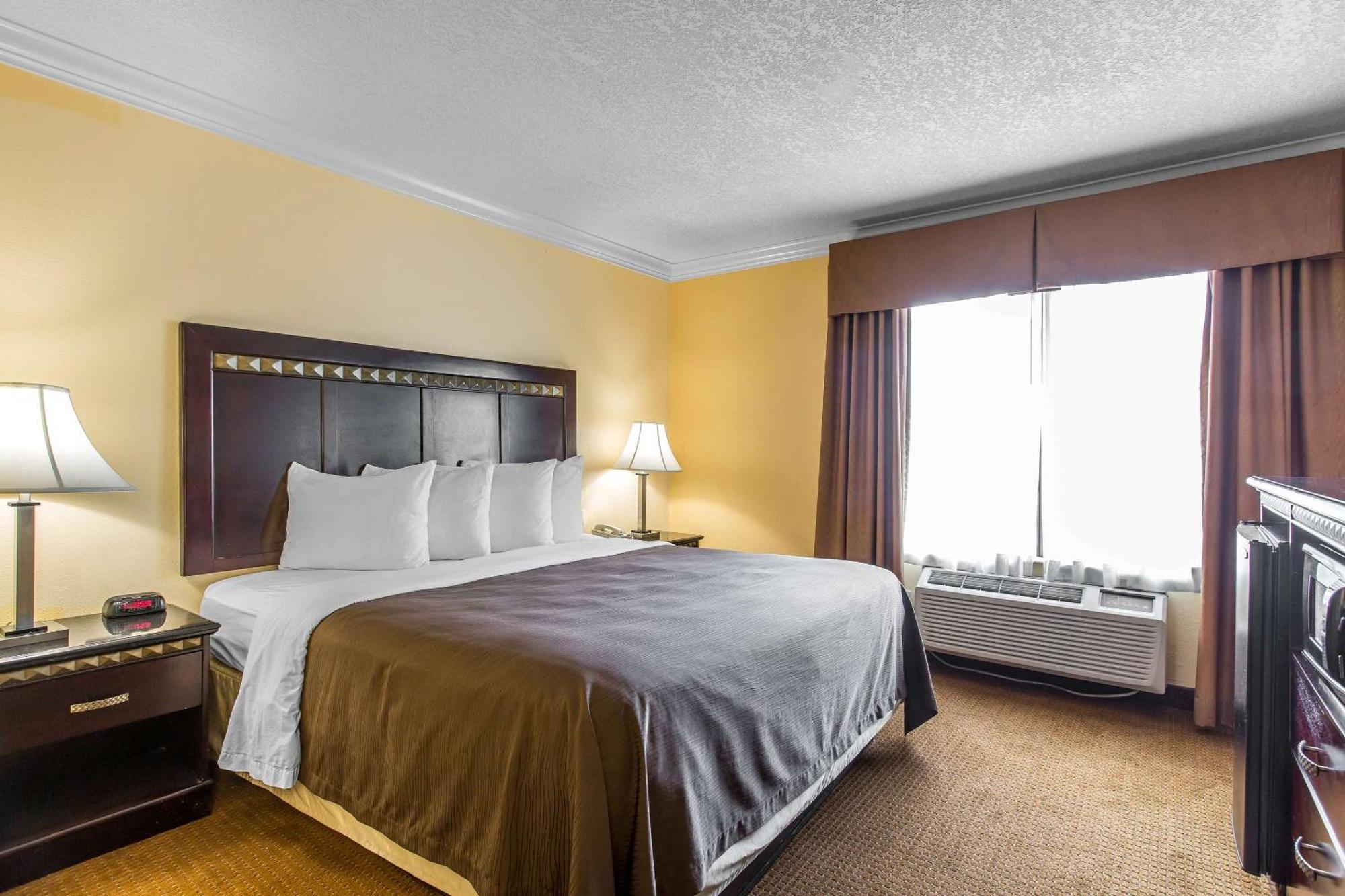 Quality Inn & Suites Bell Gardens-Los Angeles Bagian luar foto