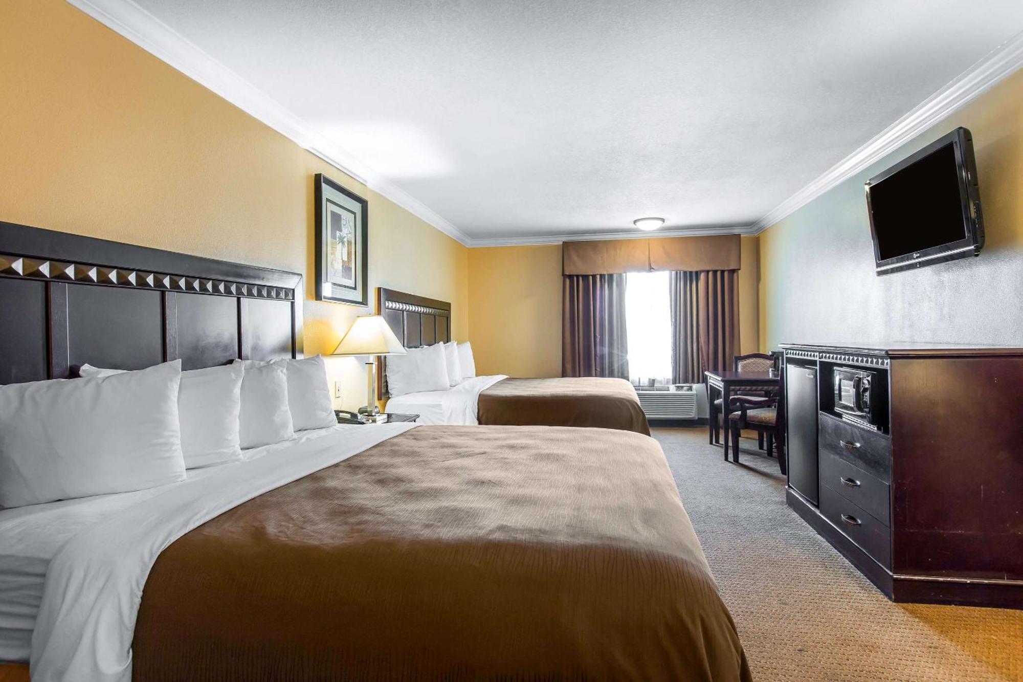 Quality Inn & Suites Bell Gardens-Los Angeles Bagian luar foto